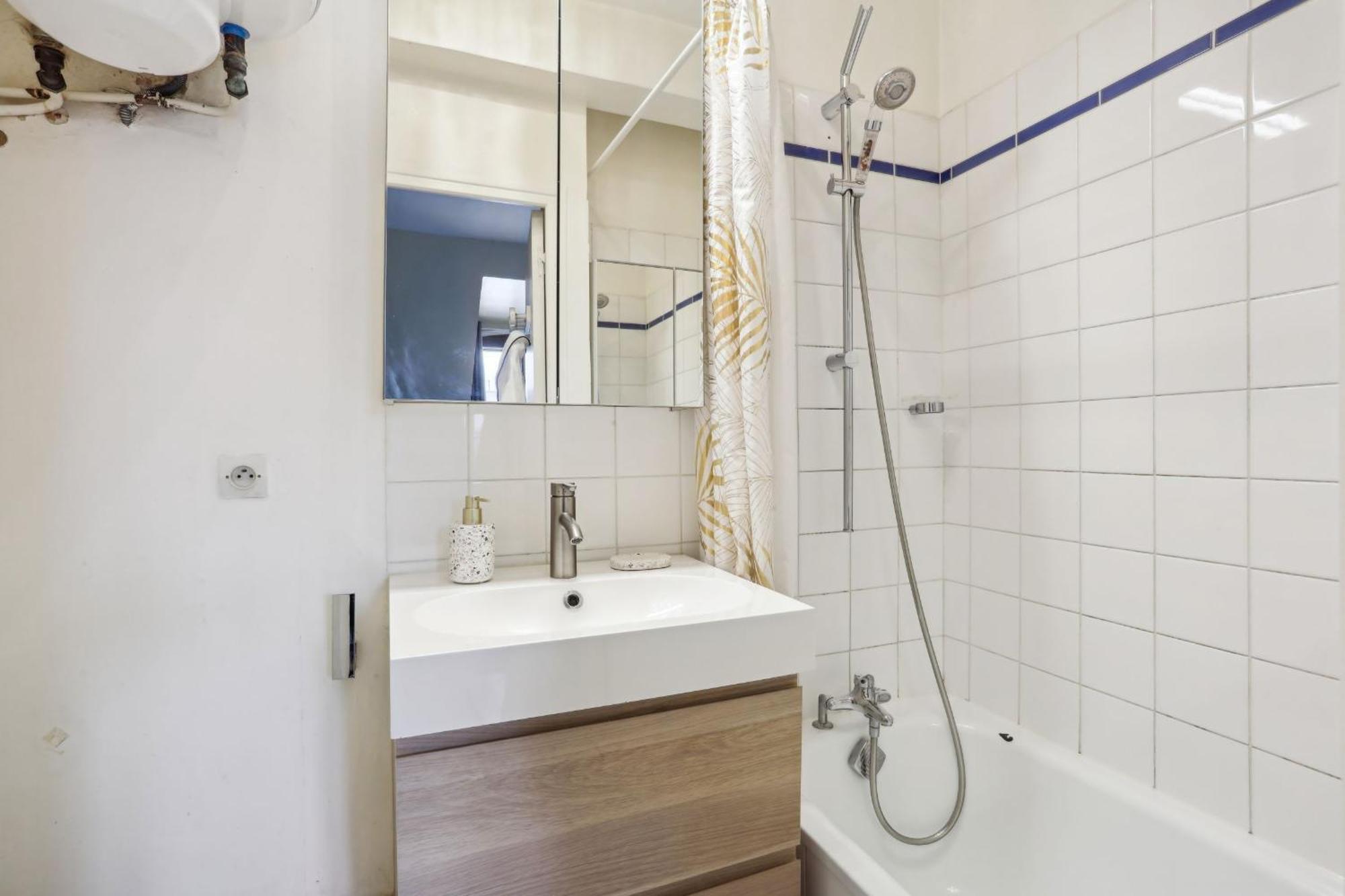 Appartamento Eiffel Tower & Faubourg - 1br - Cityapartmentstay Parigi