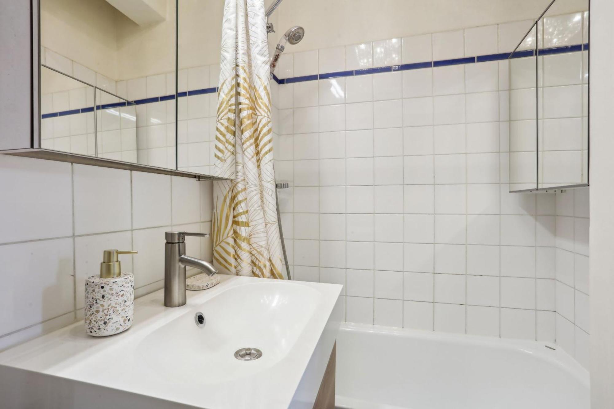 Appartamento Eiffel Tower & Faubourg - 1br - Cityapartmentstay *